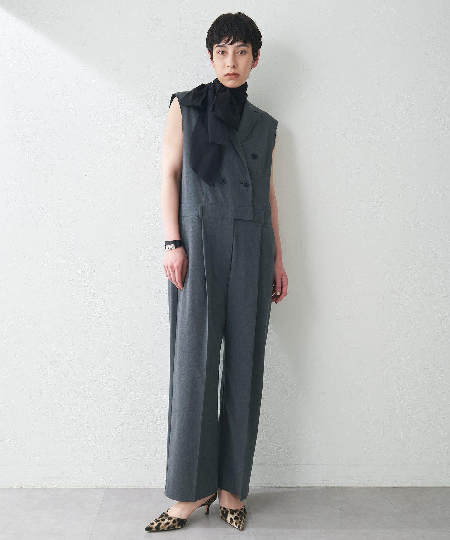 ＜網紅合作＞【THE PAUSE】領無袖連體褲服