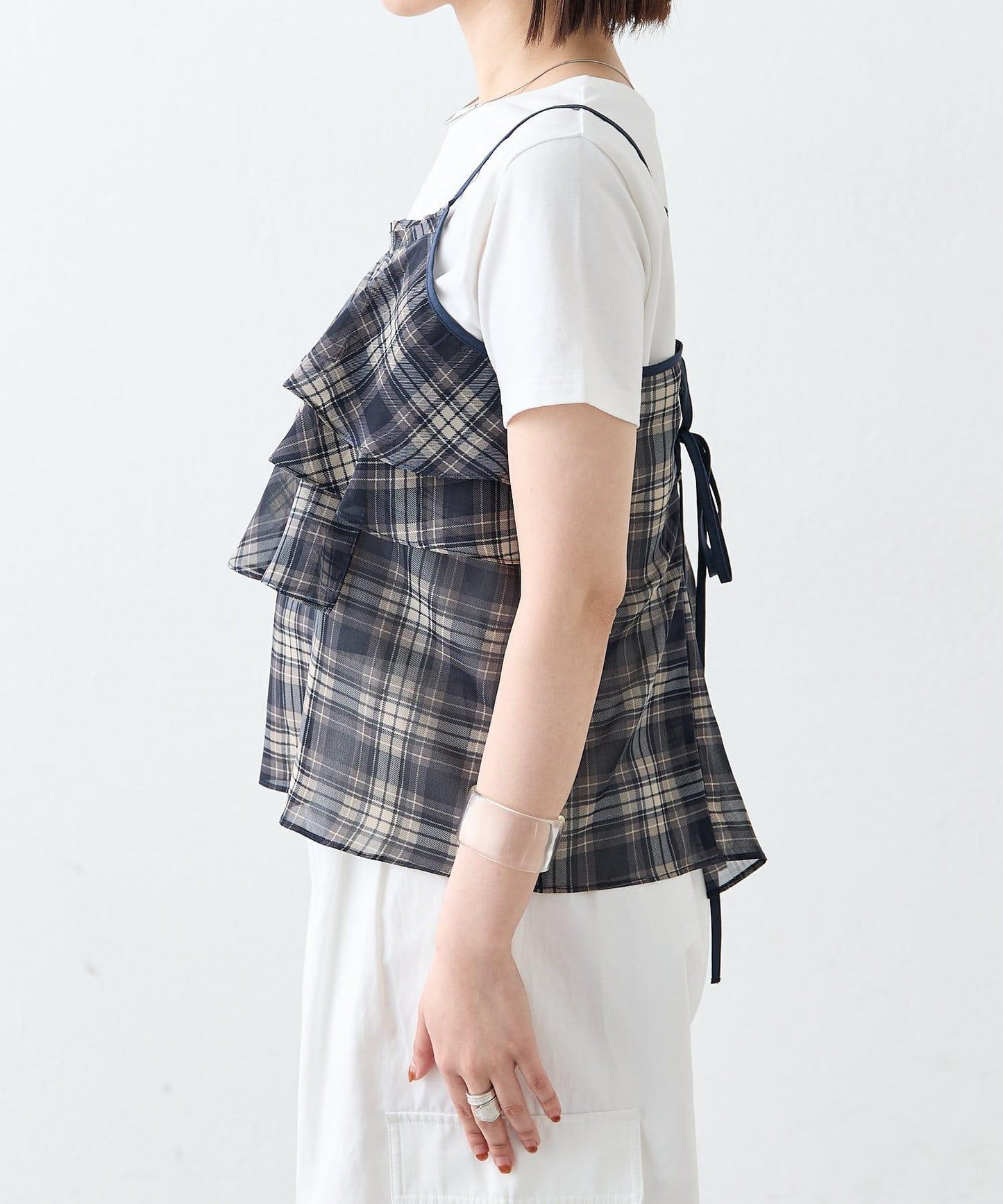 格紋荷葉邊吊帶衫