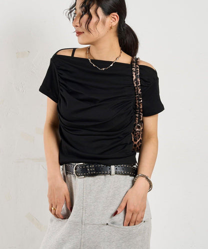 荷葉邊露肩短袖上衣