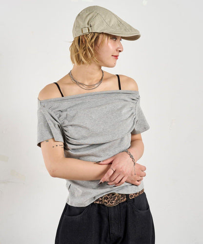 荷葉邊露肩短袖上衣