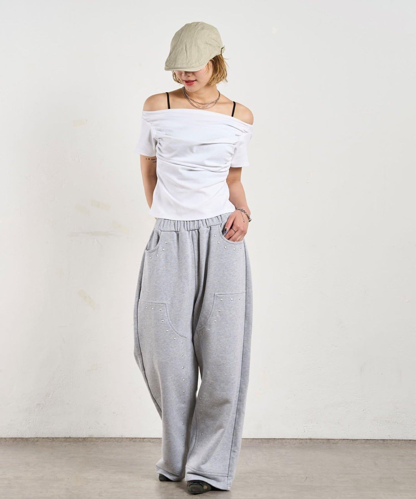 荷葉邊露肩短袖上衣