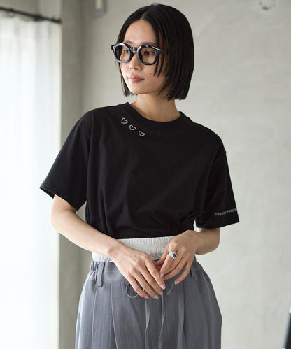 有機棉 心形 標誌刺繡T恤 / 圓領 單點標誌 刺繡短袖T恤