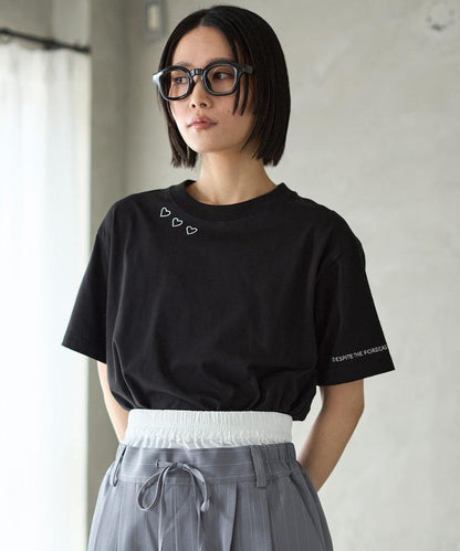 有機棉 心形 標誌刺繡T恤 / 圓領 單點標誌 刺繡短袖T恤
