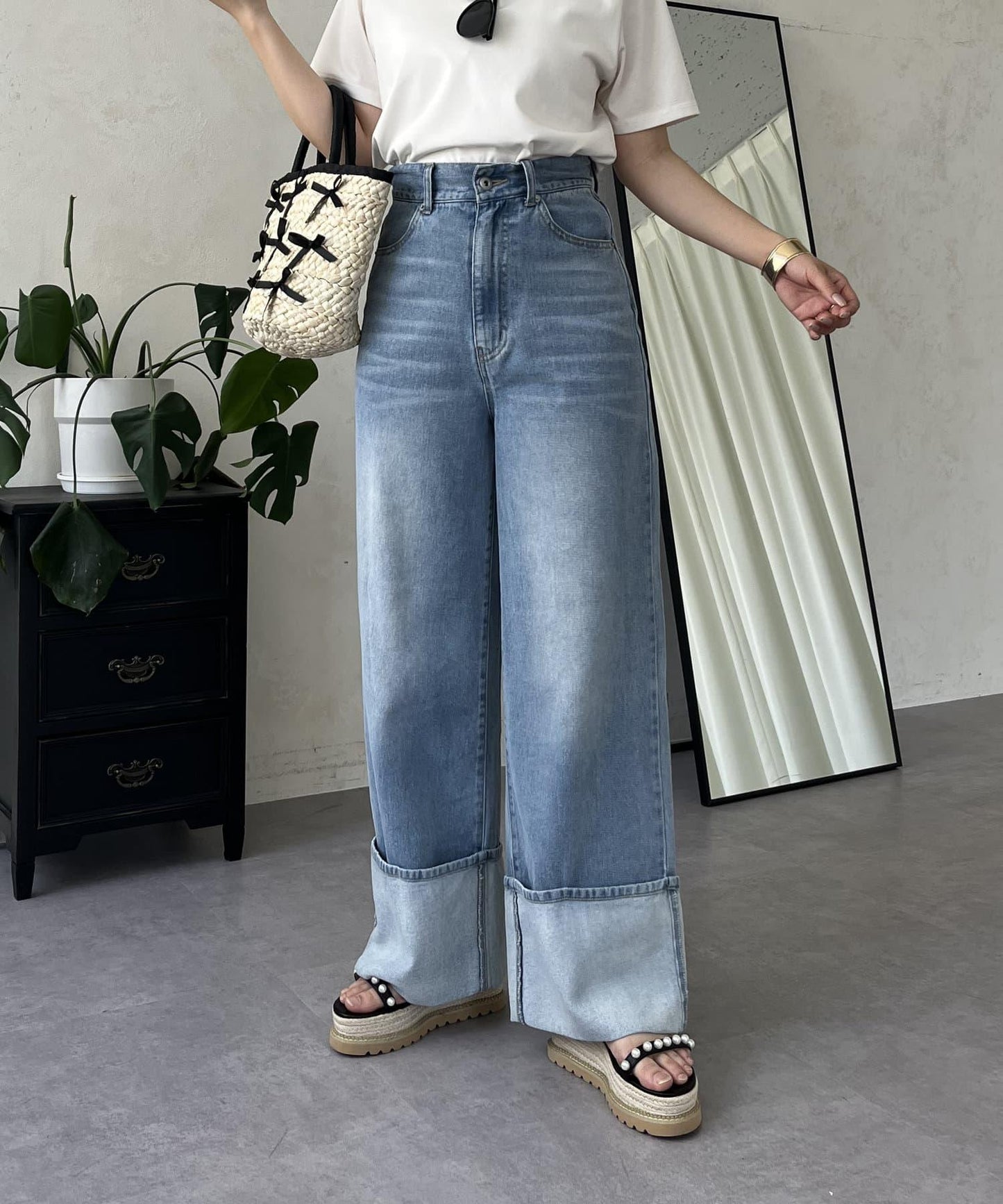 卷邊寬鬆牛仔褲