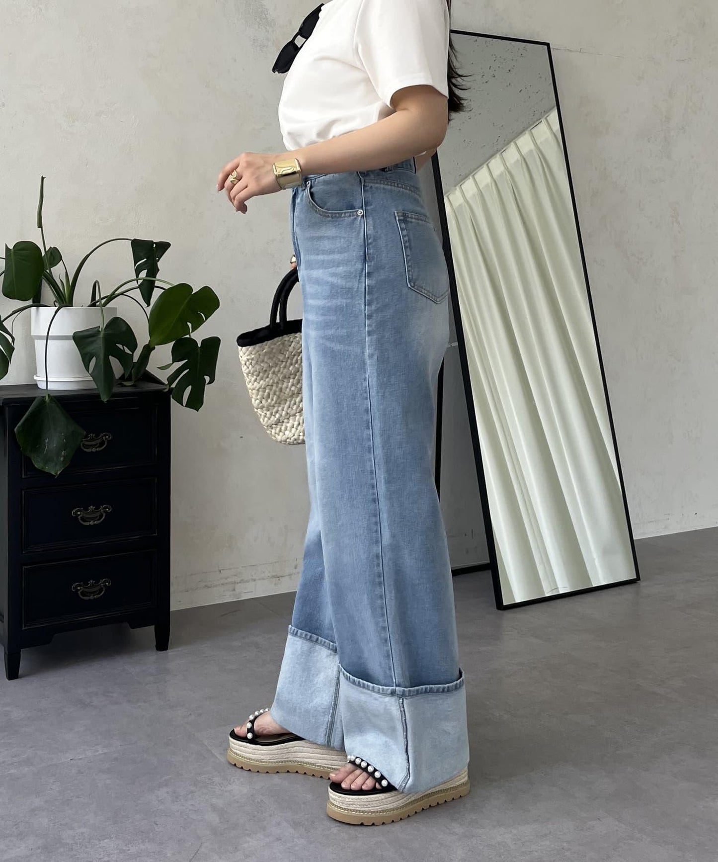 卷邊寬鬆牛仔褲