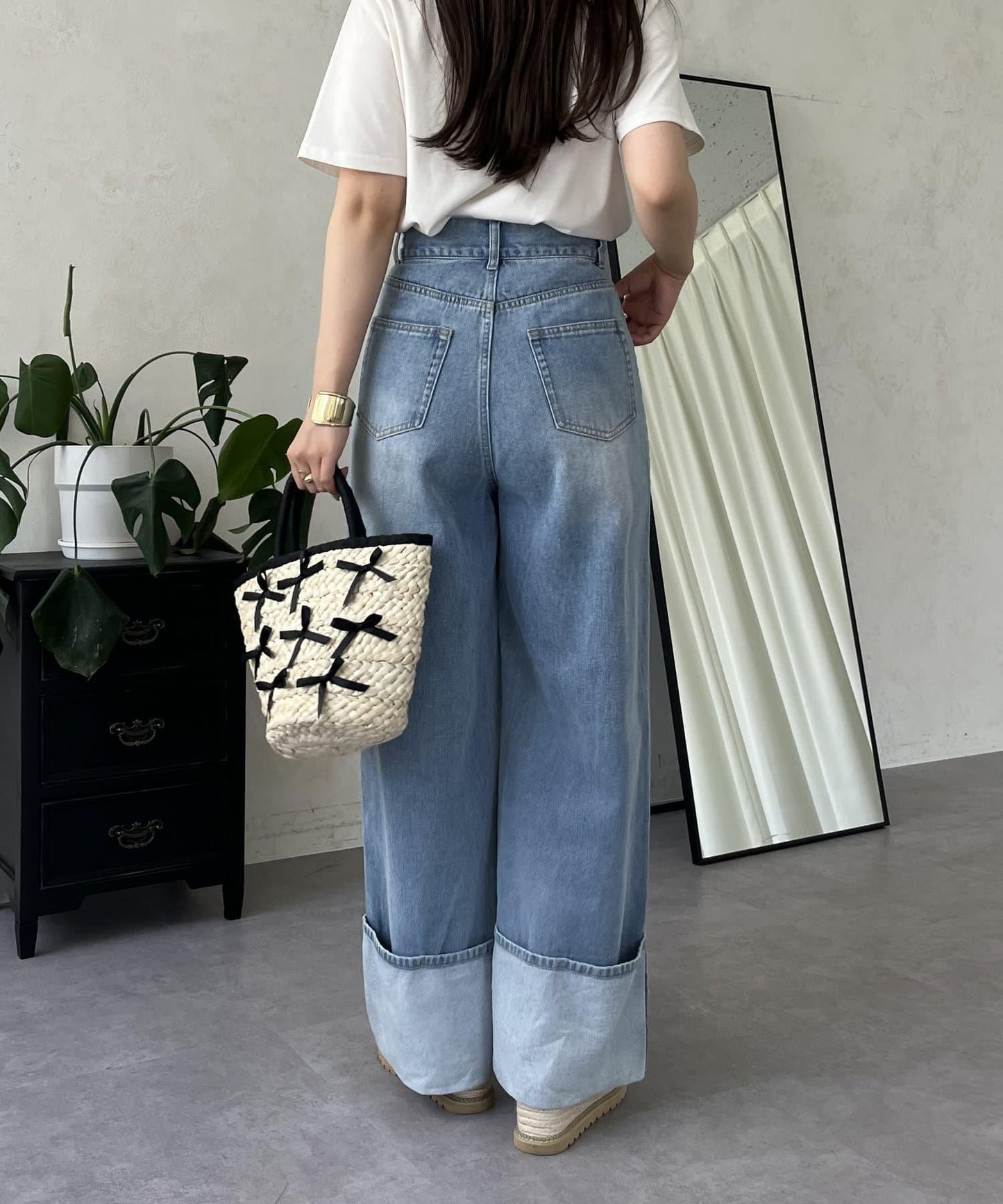 卷邊寬鬆牛仔褲