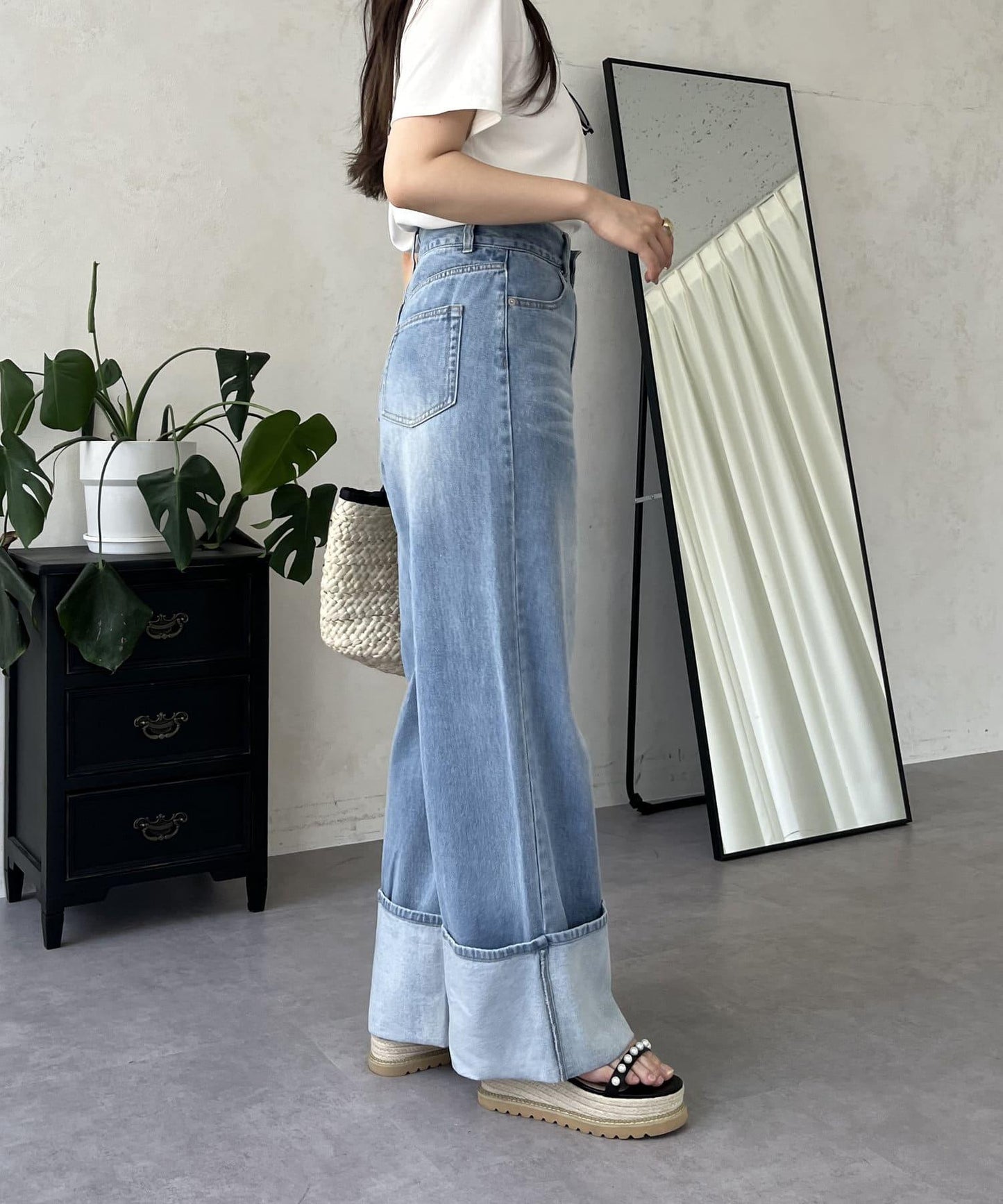 卷邊寬鬆牛仔褲