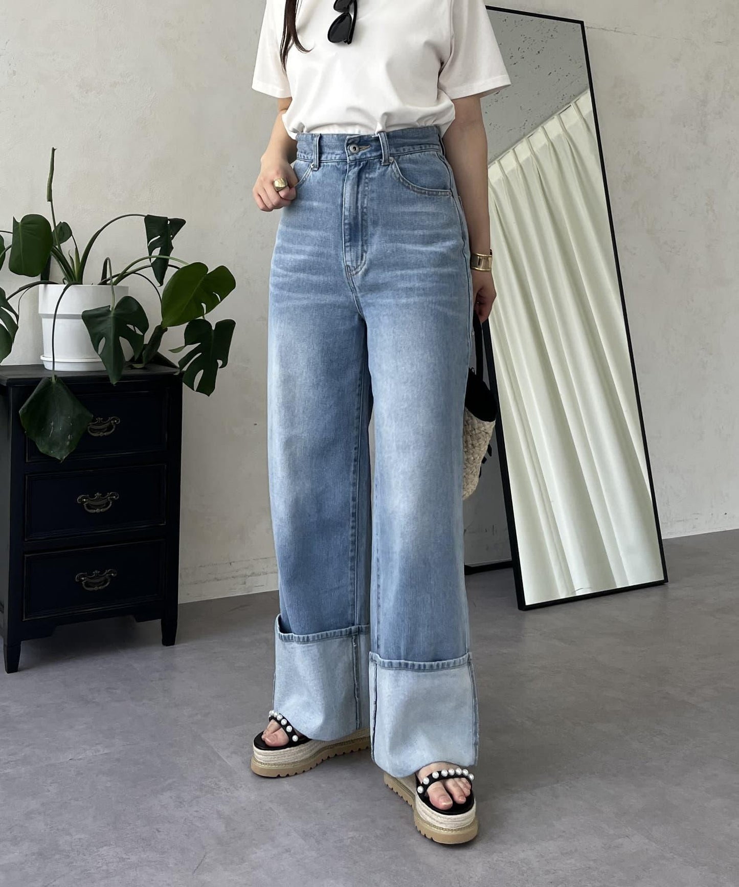 卷邊寬鬆牛仔褲