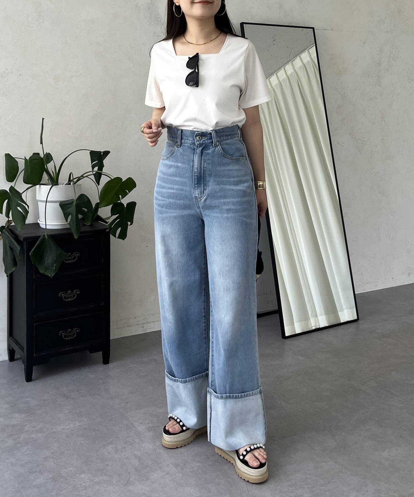 卷邊寬鬆牛仔褲