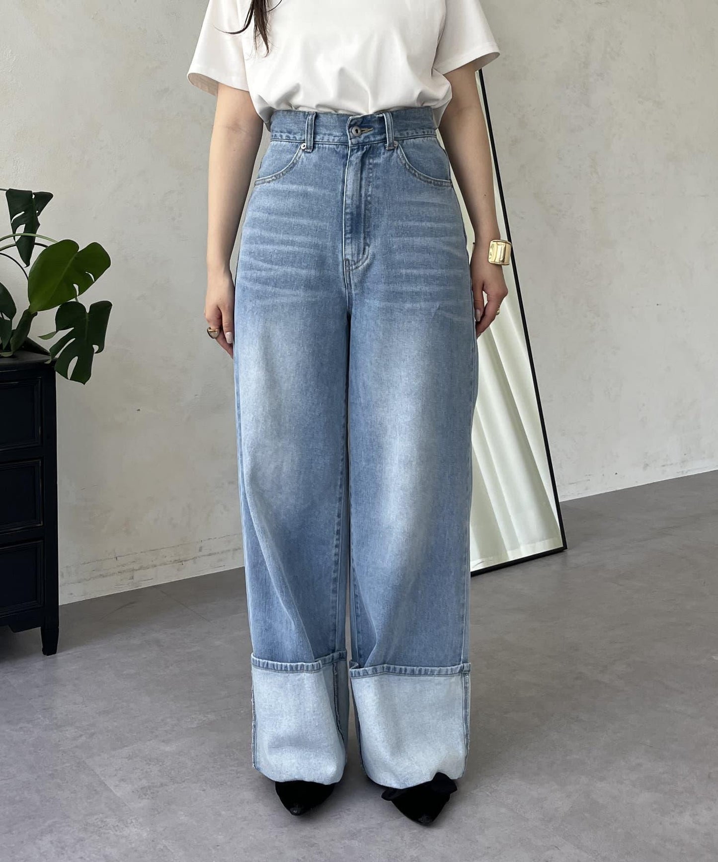 卷邊寬鬆牛仔褲