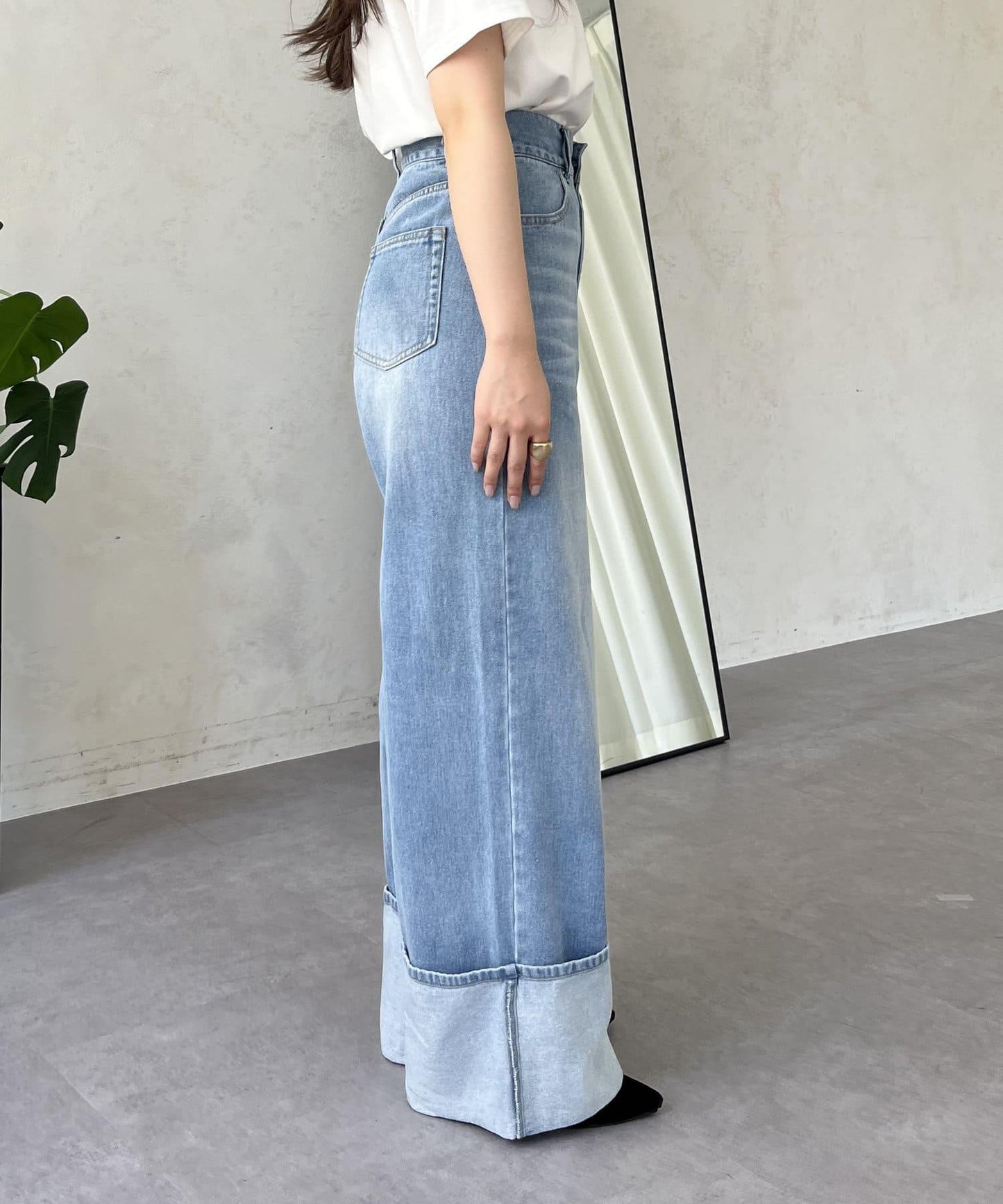 卷邊寬鬆牛仔褲