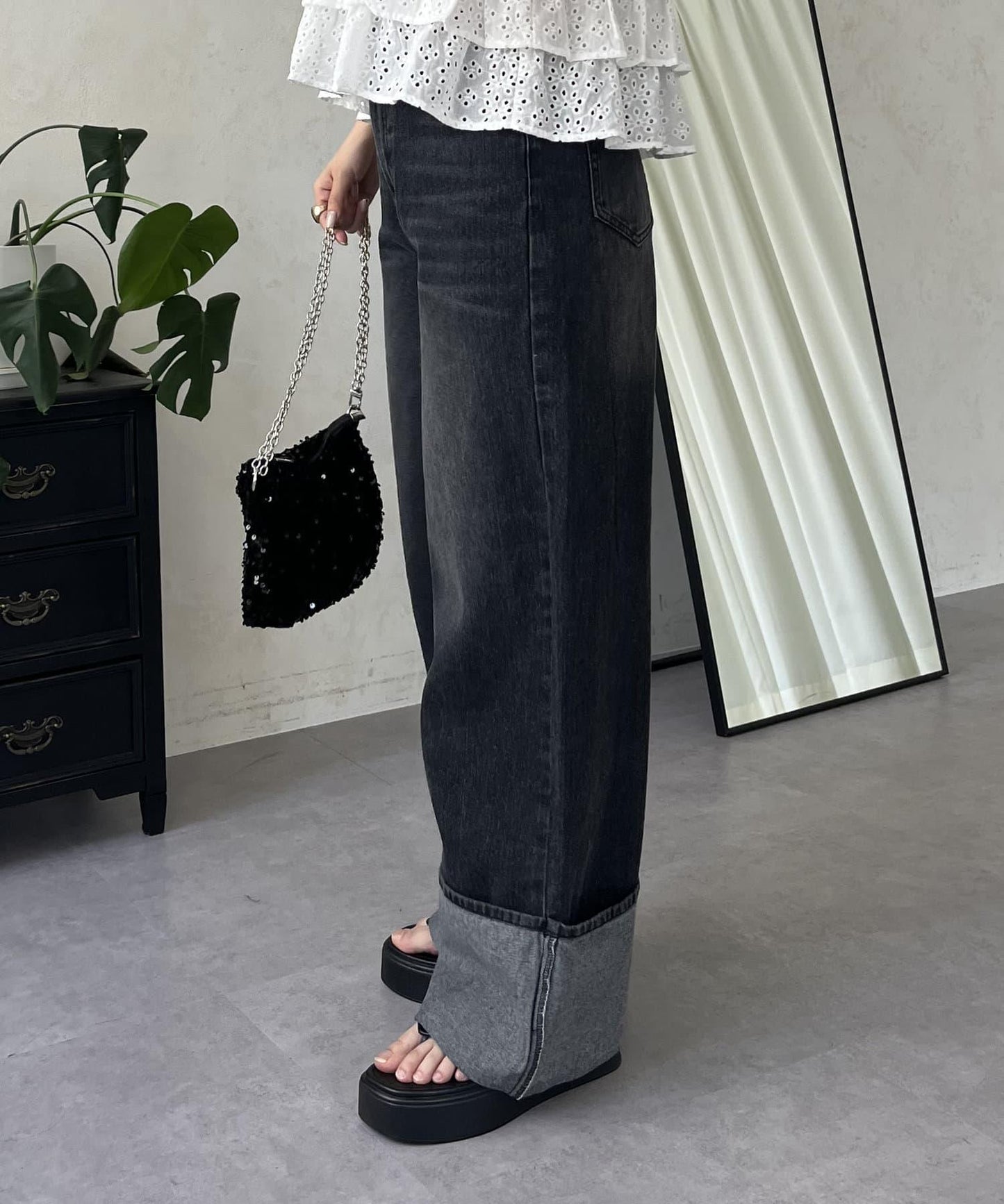 卷邊寬鬆牛仔褲