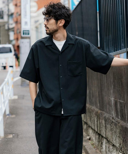 速乾材料 舒適版型 開領襯衫 短袖 亞麻風