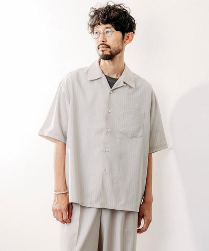 Reflax 功能性材料 輕鬆合身 條紋 開領襯衫 短袖