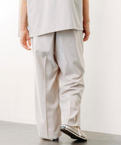 Reflax 功能性材料 寬鬆剪裁 輕鬆條紋西褲