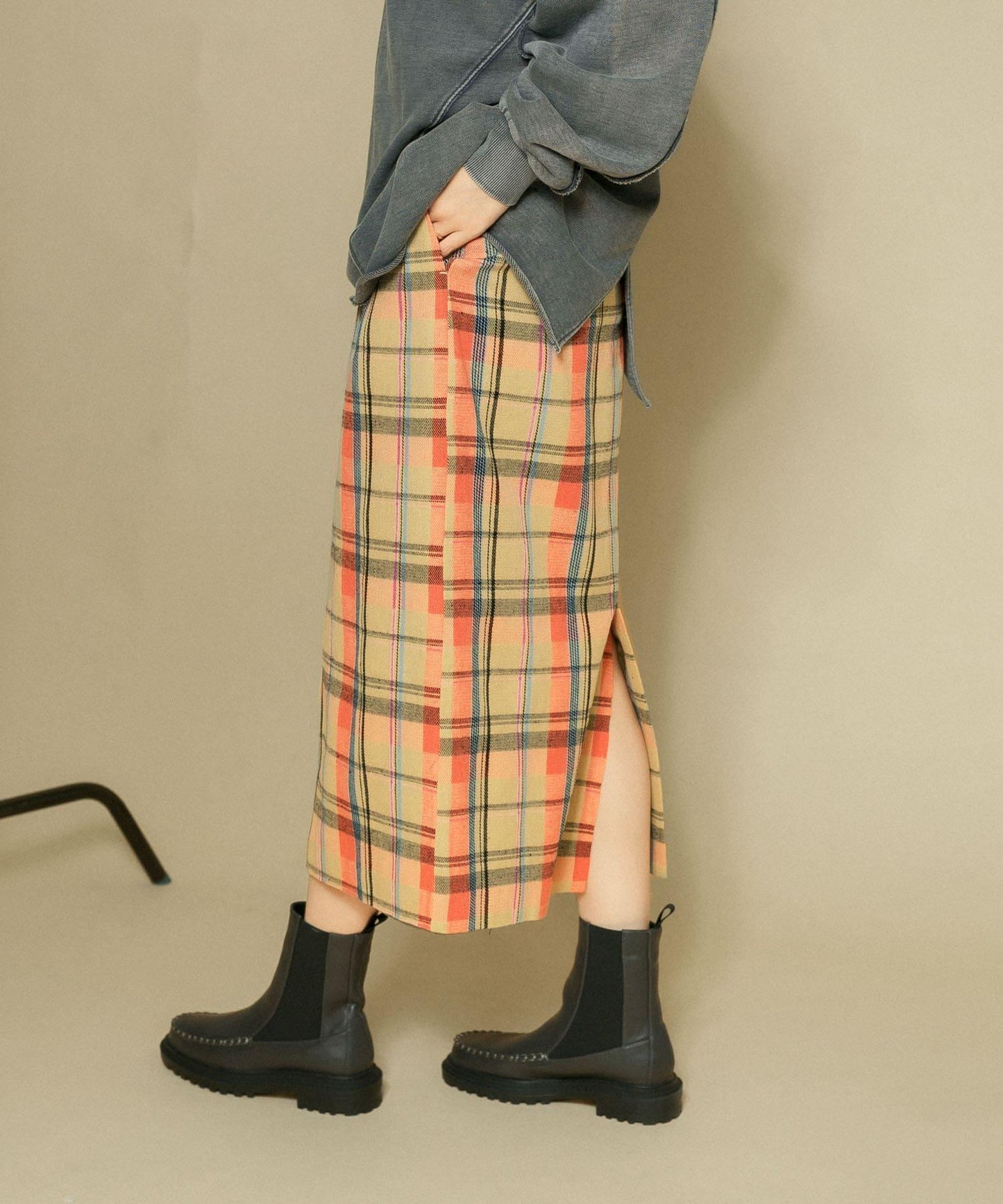格紋I型中長裙