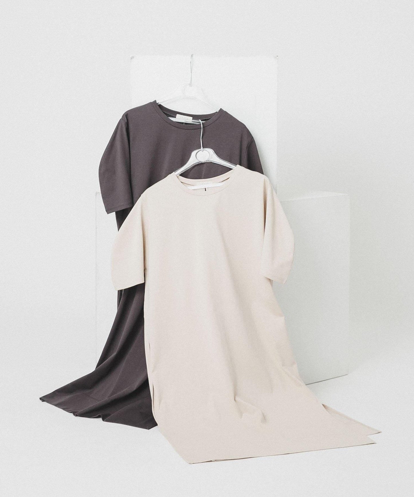 側開叉連衣裙