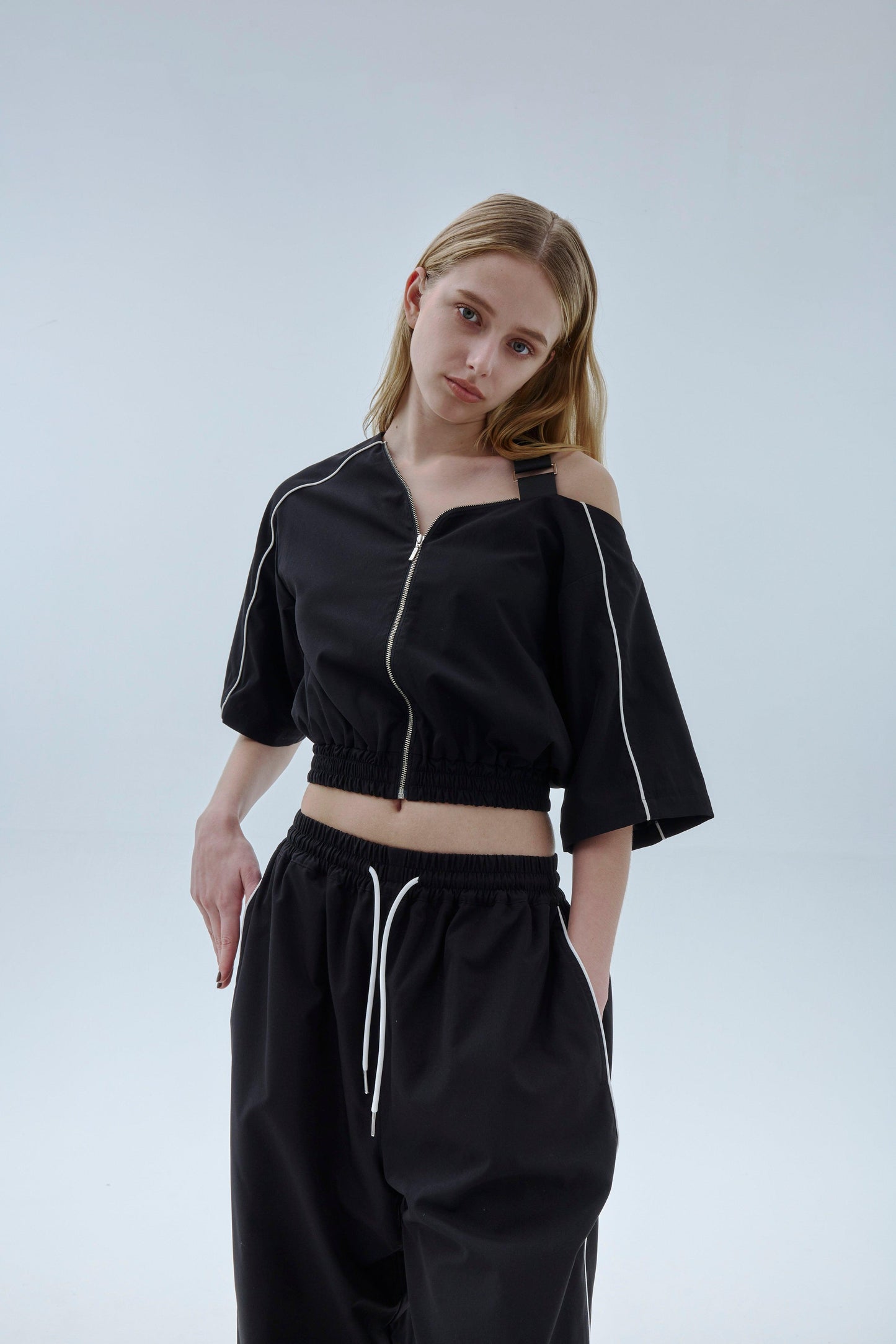 對比色拼接上衣