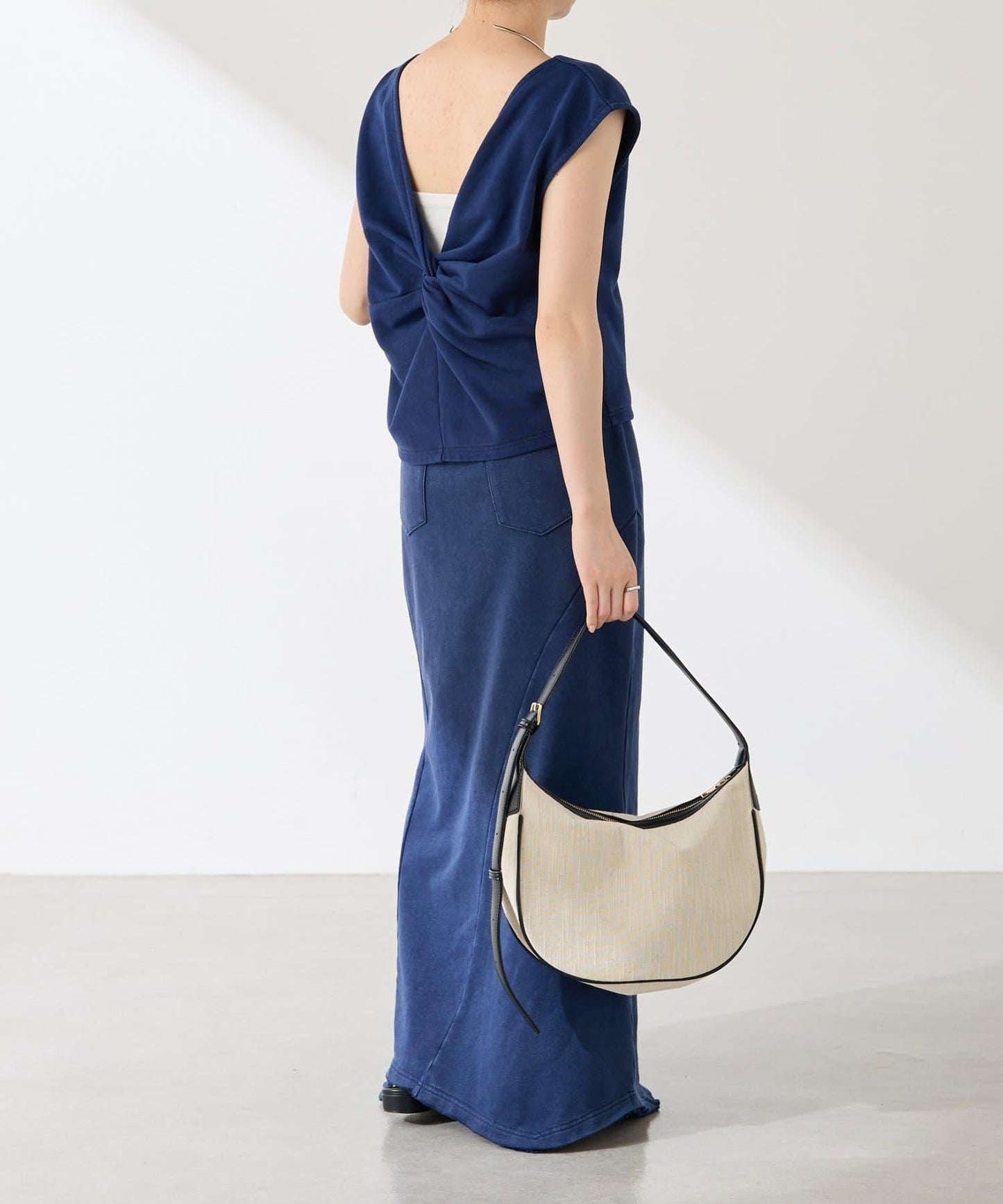 【前後兩種穿法】Q.anos 扭結款背心