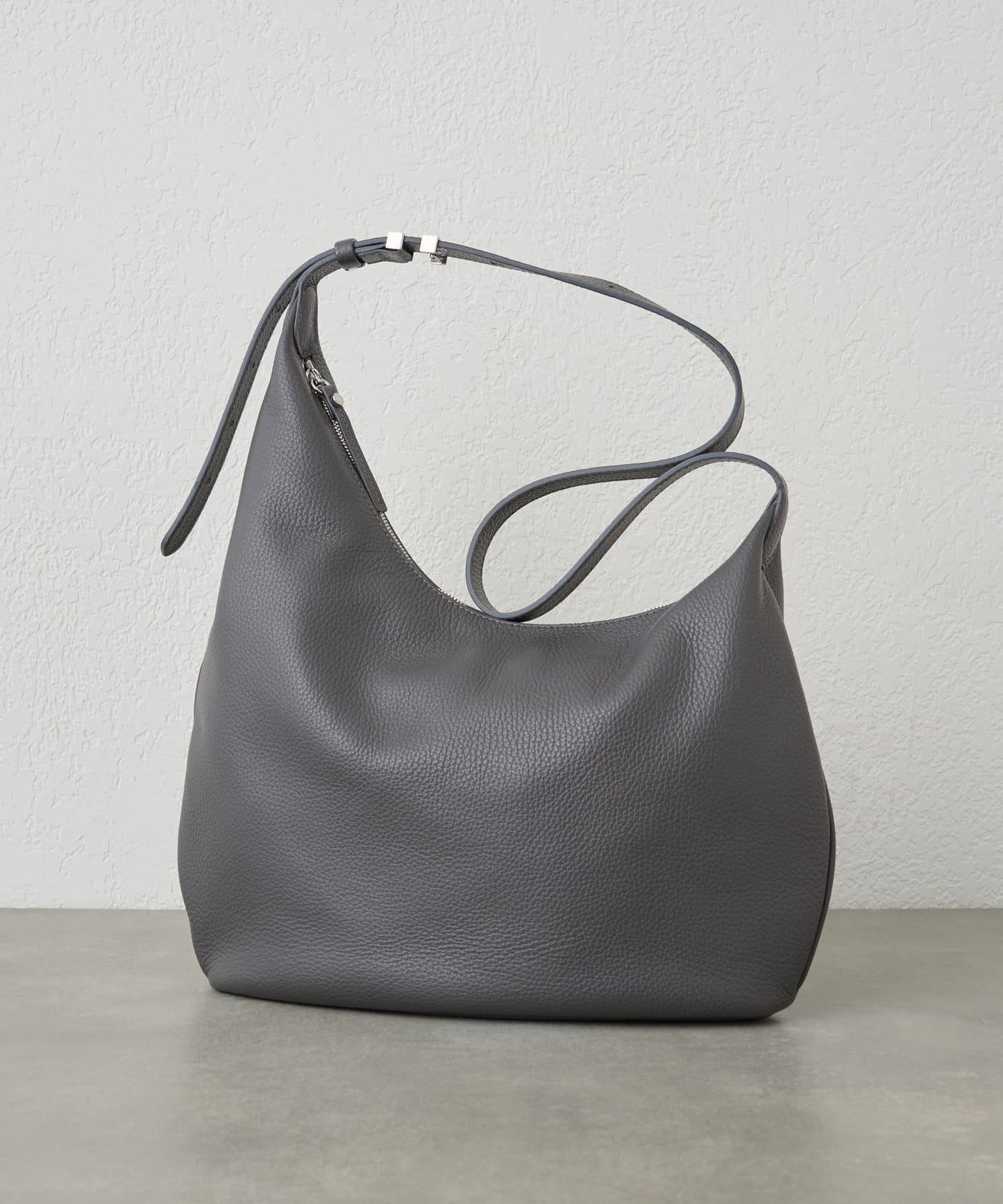 【即將上市】皮斯塔羅 L 鹿皮