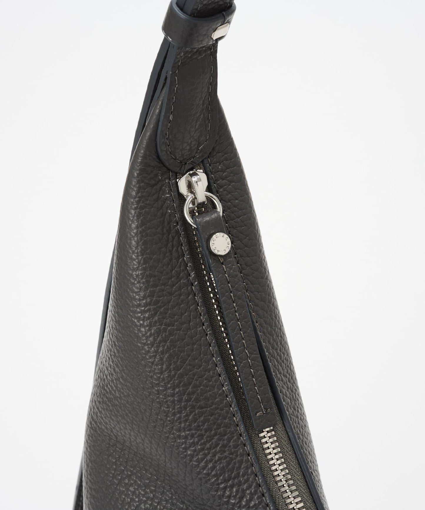 【即將上市】皮斯塔羅 L 鹿皮