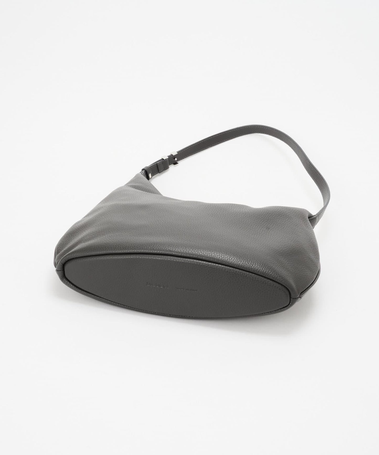 【即將上市】皮斯塔羅 L 鹿皮