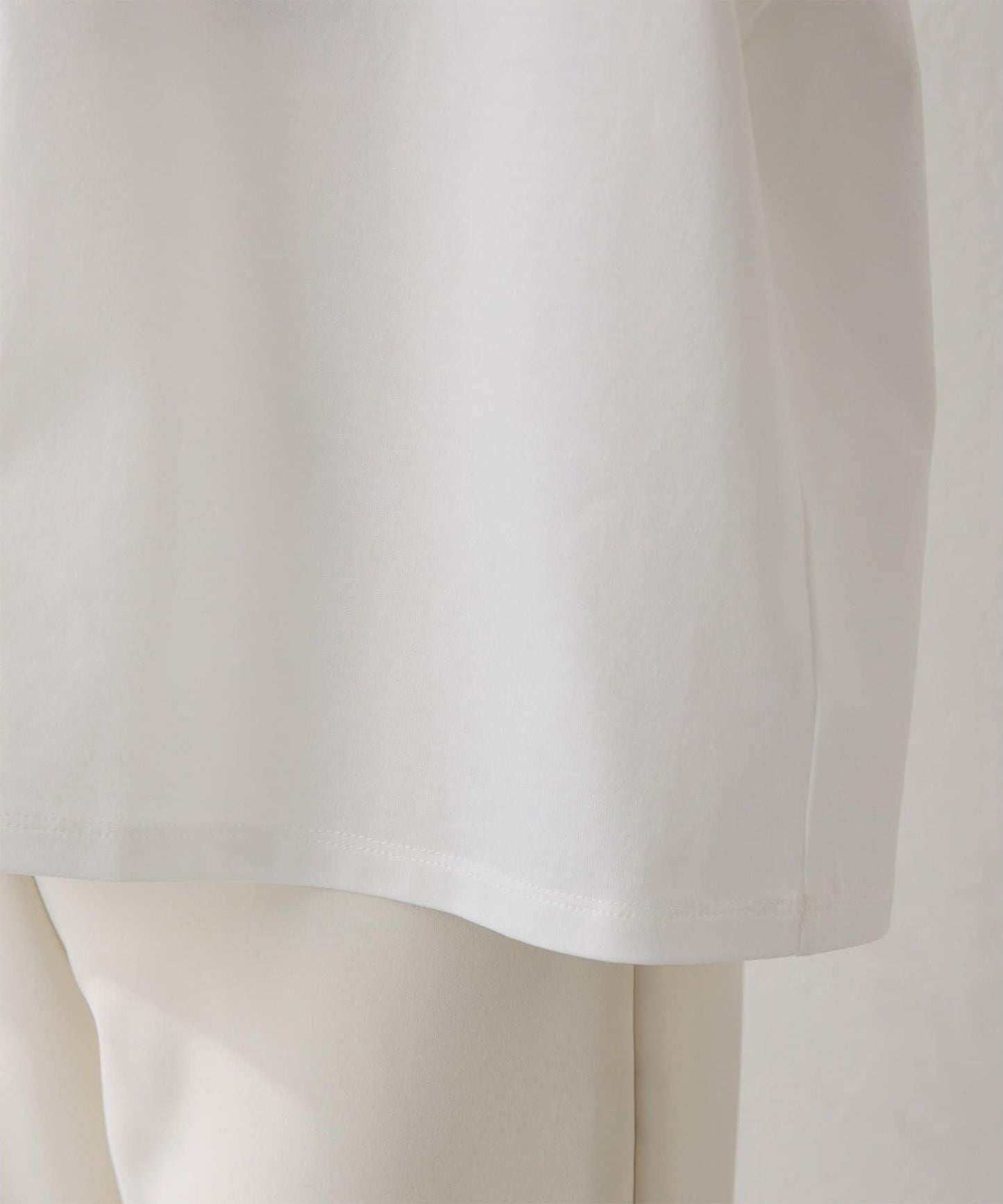 圓領棉質T恤款套頭衫