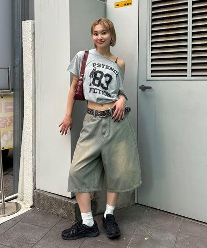 艾略特露肩T恤