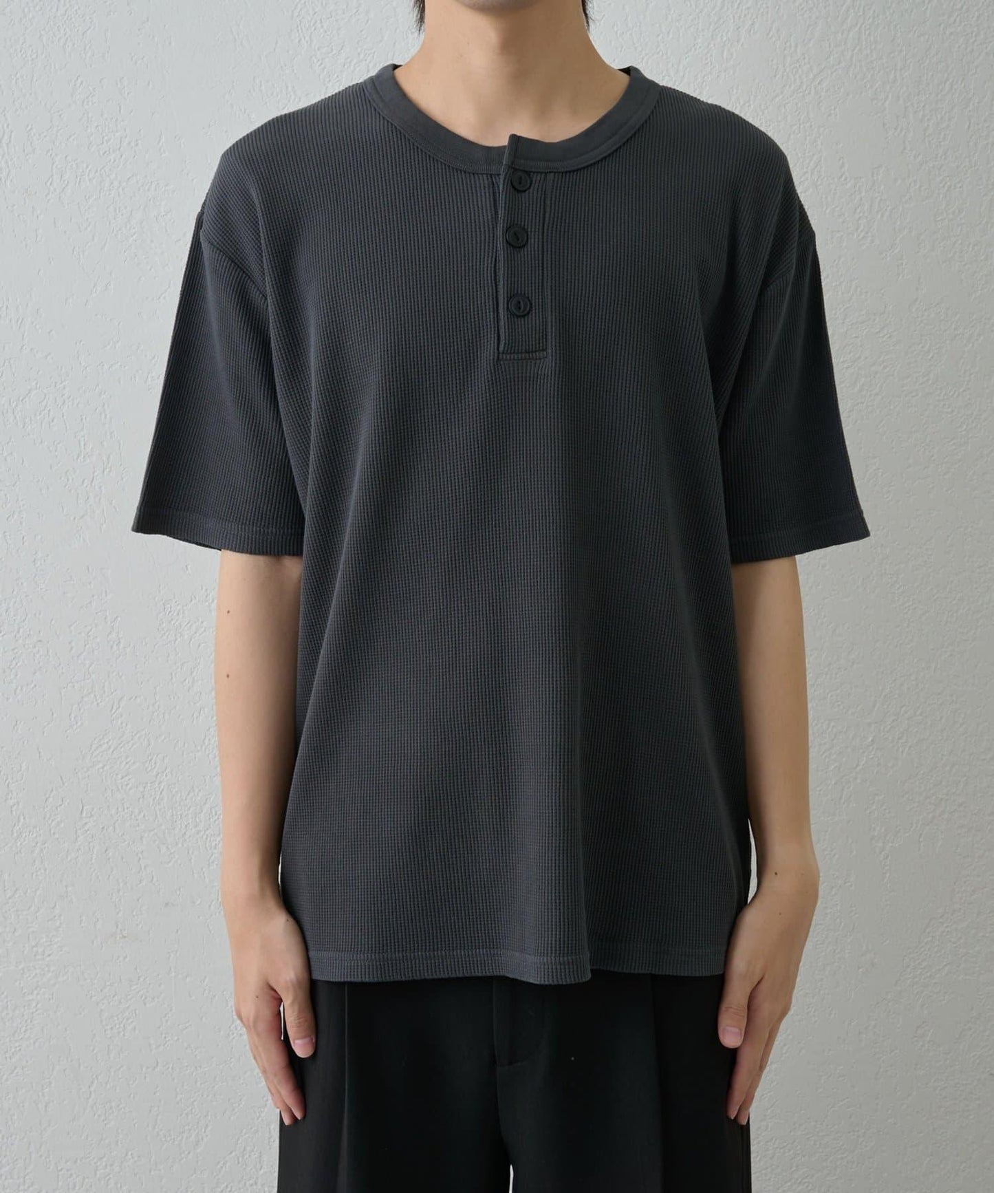 【範例】氣烤華夫餅亨利領T-shirt