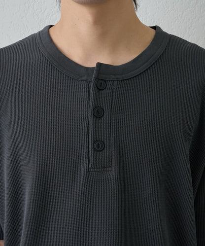 【範例】氣烤華夫餅亨利領T-shirt