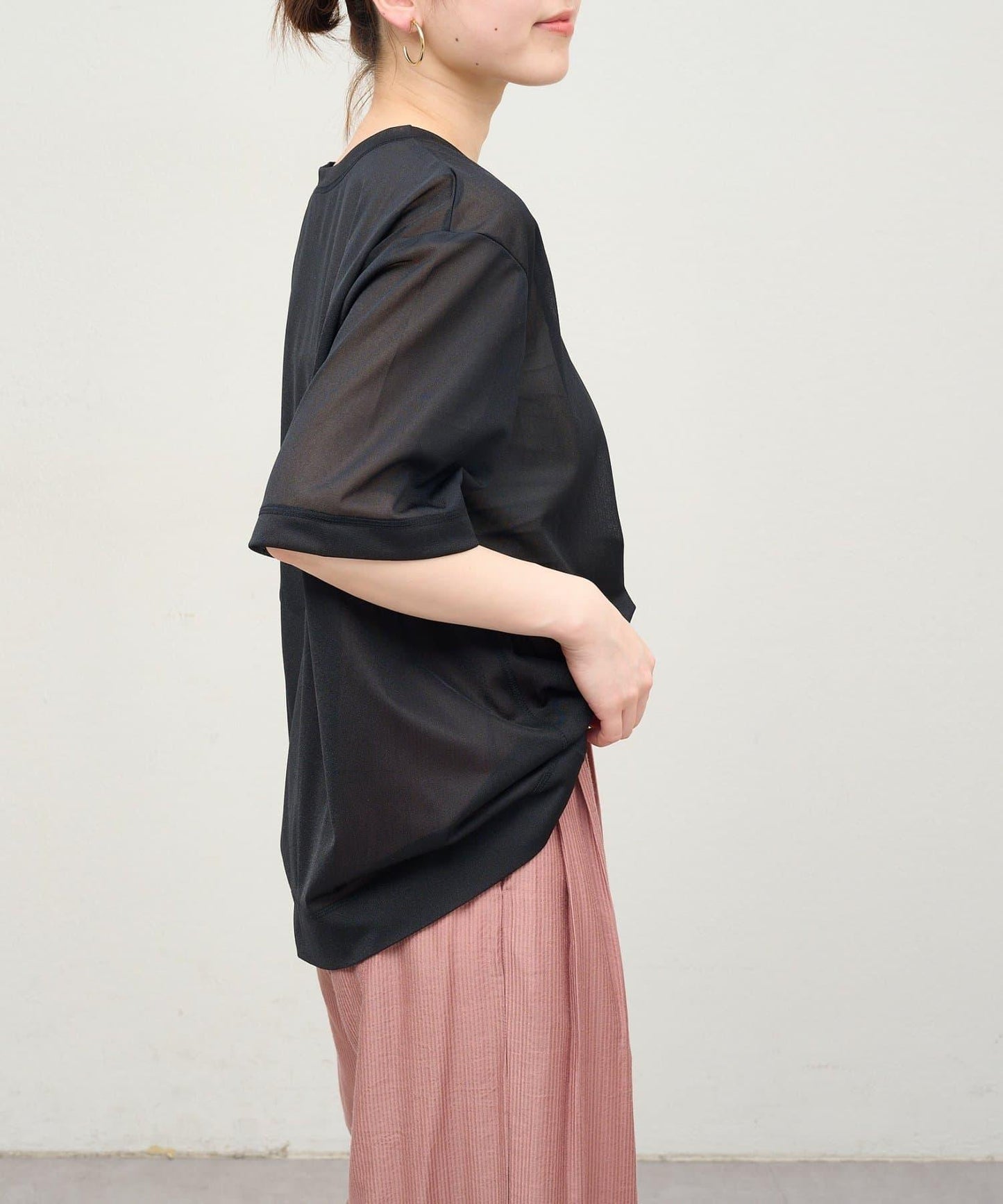 Omekashi 透膚剪裁套頭上衣