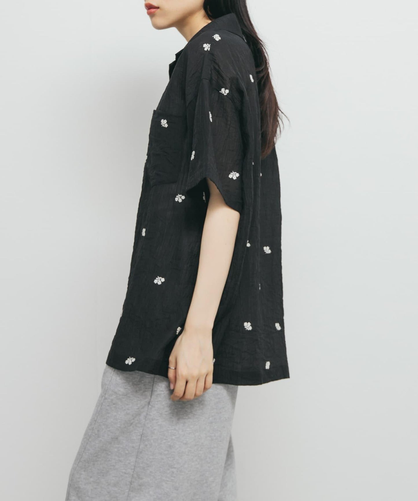 刺繡透視襯衫