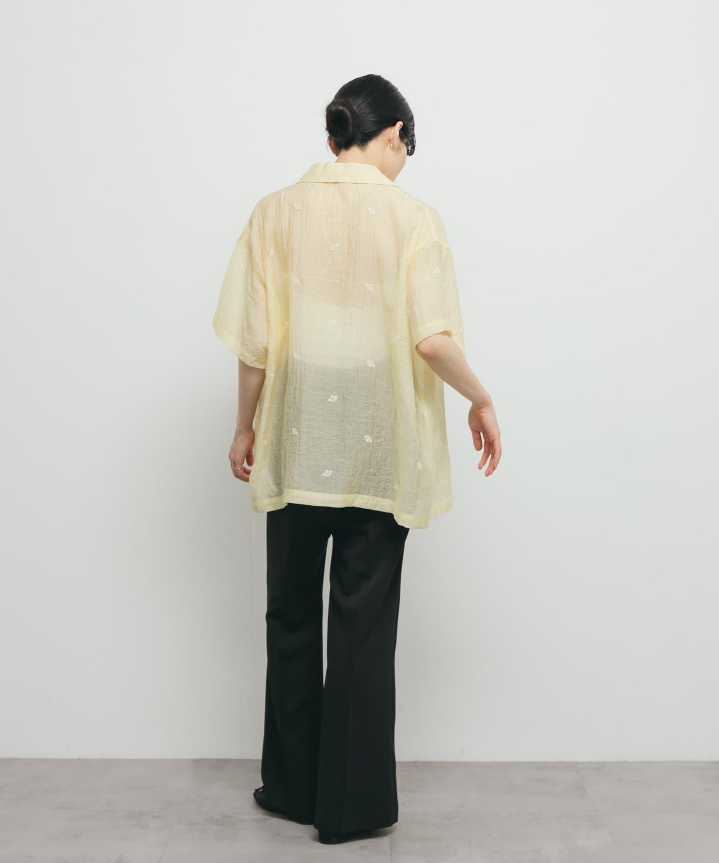 刺繡透視襯衫