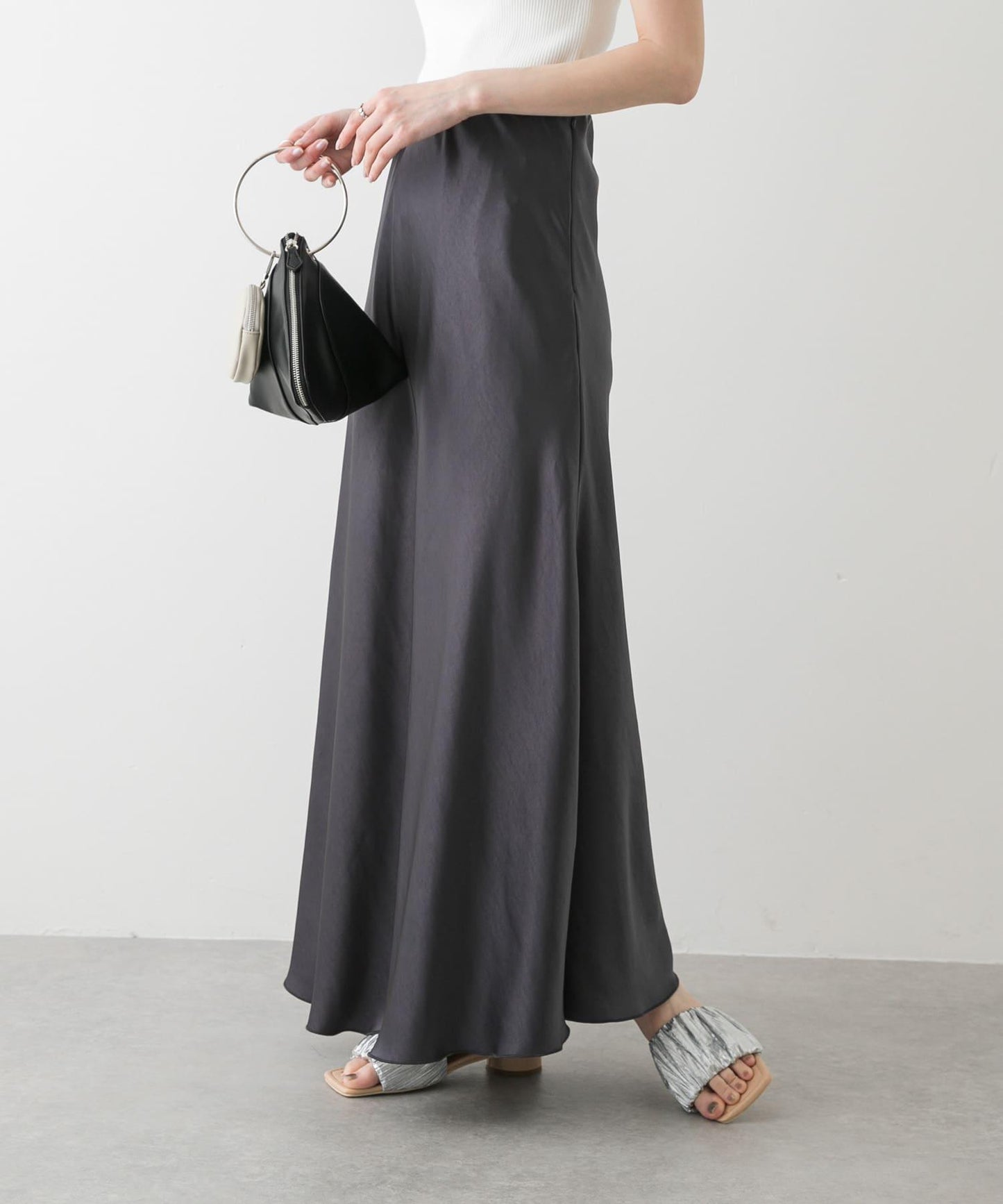 部分色窄版緞面半身裙