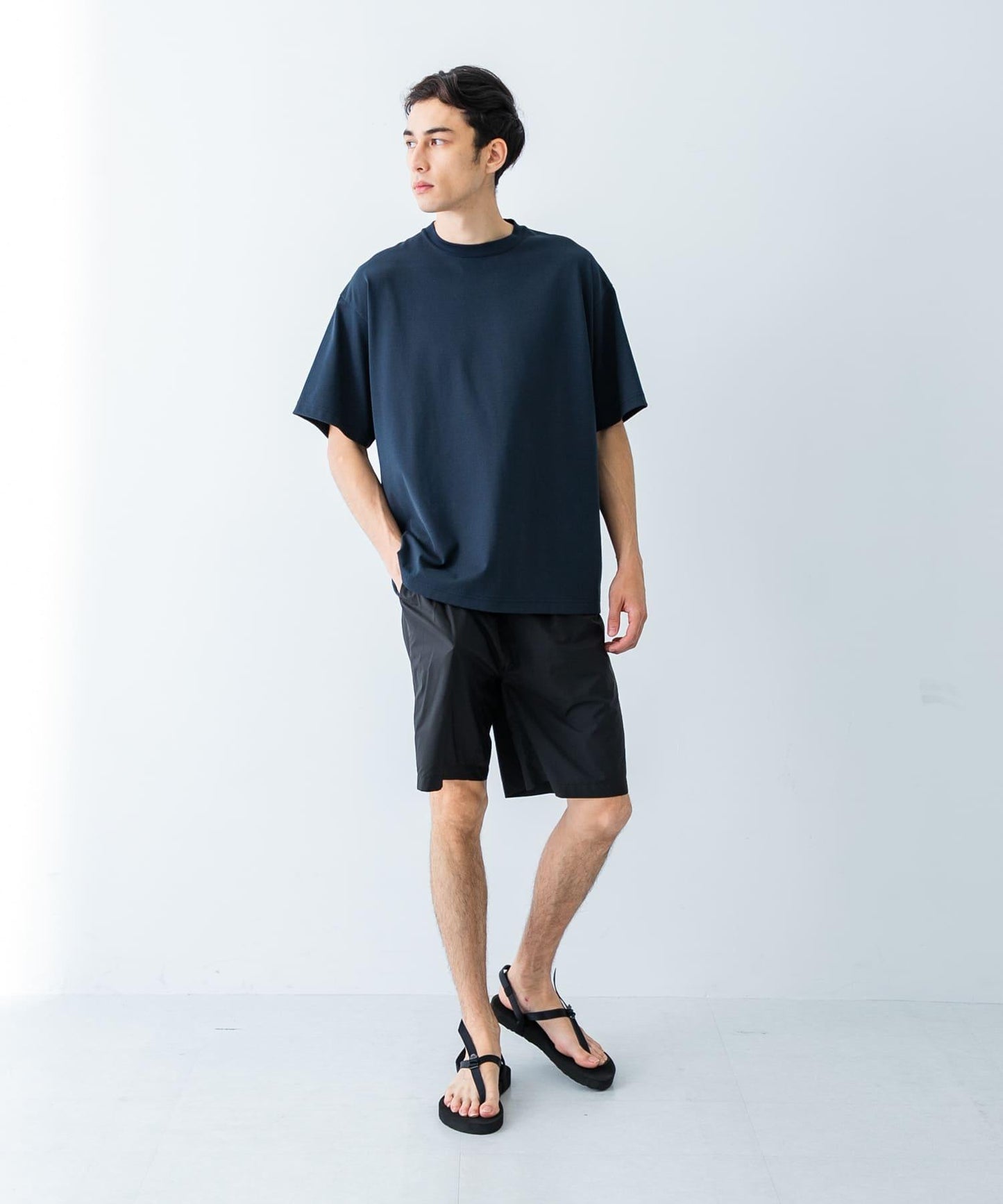 new basic 冷感速幹防曬短袖