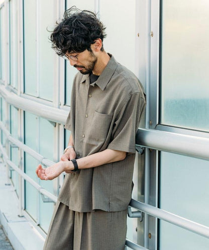 Reflax 功能性材料 輕鬆合身 條紋 開領襯衫 短袖