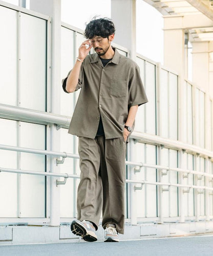 Reflax 功能性材料 輕鬆合身 條紋 開領襯衫 短袖