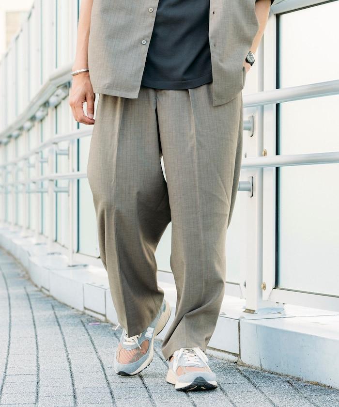 Reflax 功能性材料 寬鬆剪裁 輕鬆條紋西褲