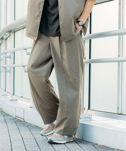 Reflax 功能性材料 寬鬆剪裁 輕鬆條紋西褲