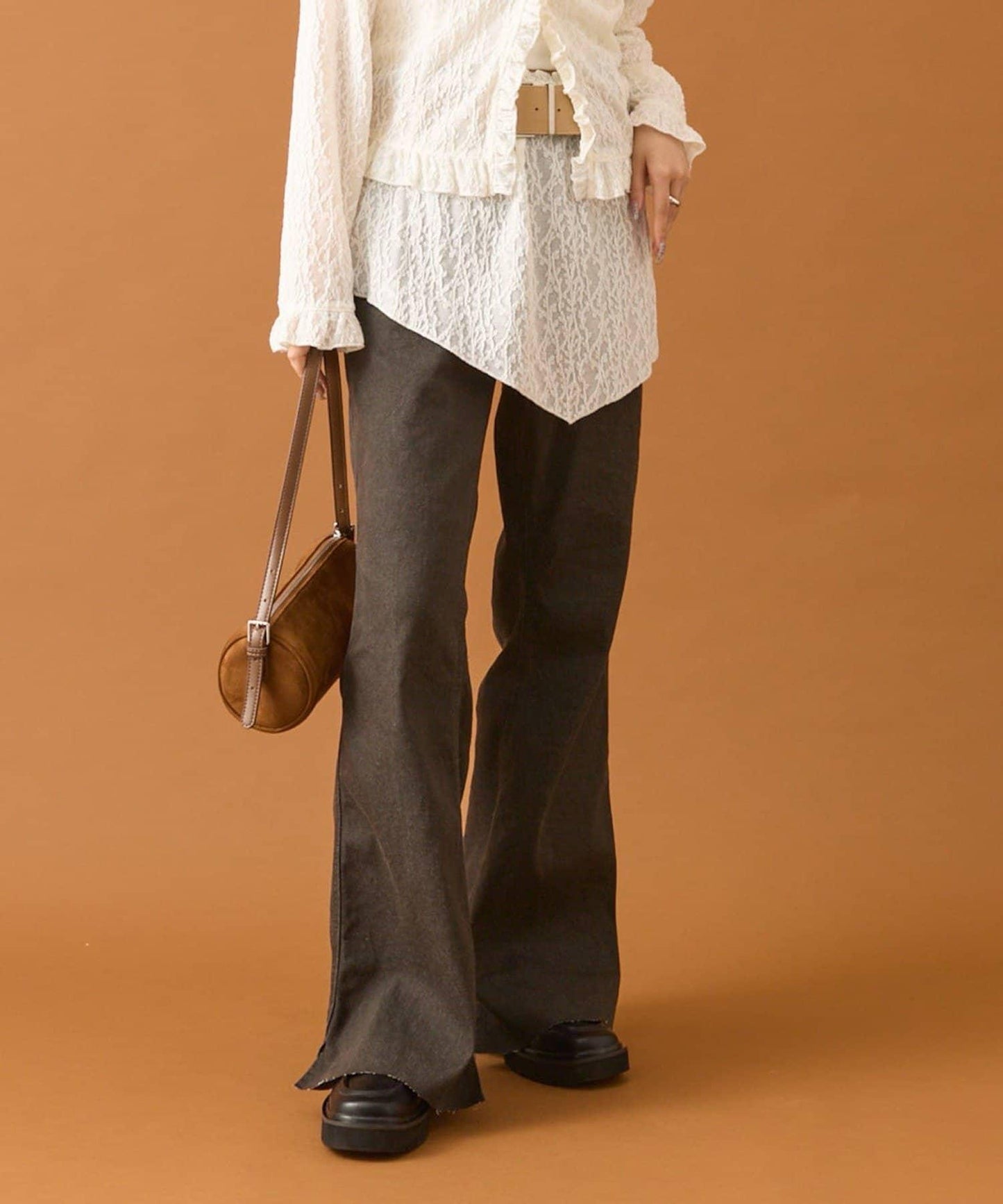 開叉喇叭牛仔褲