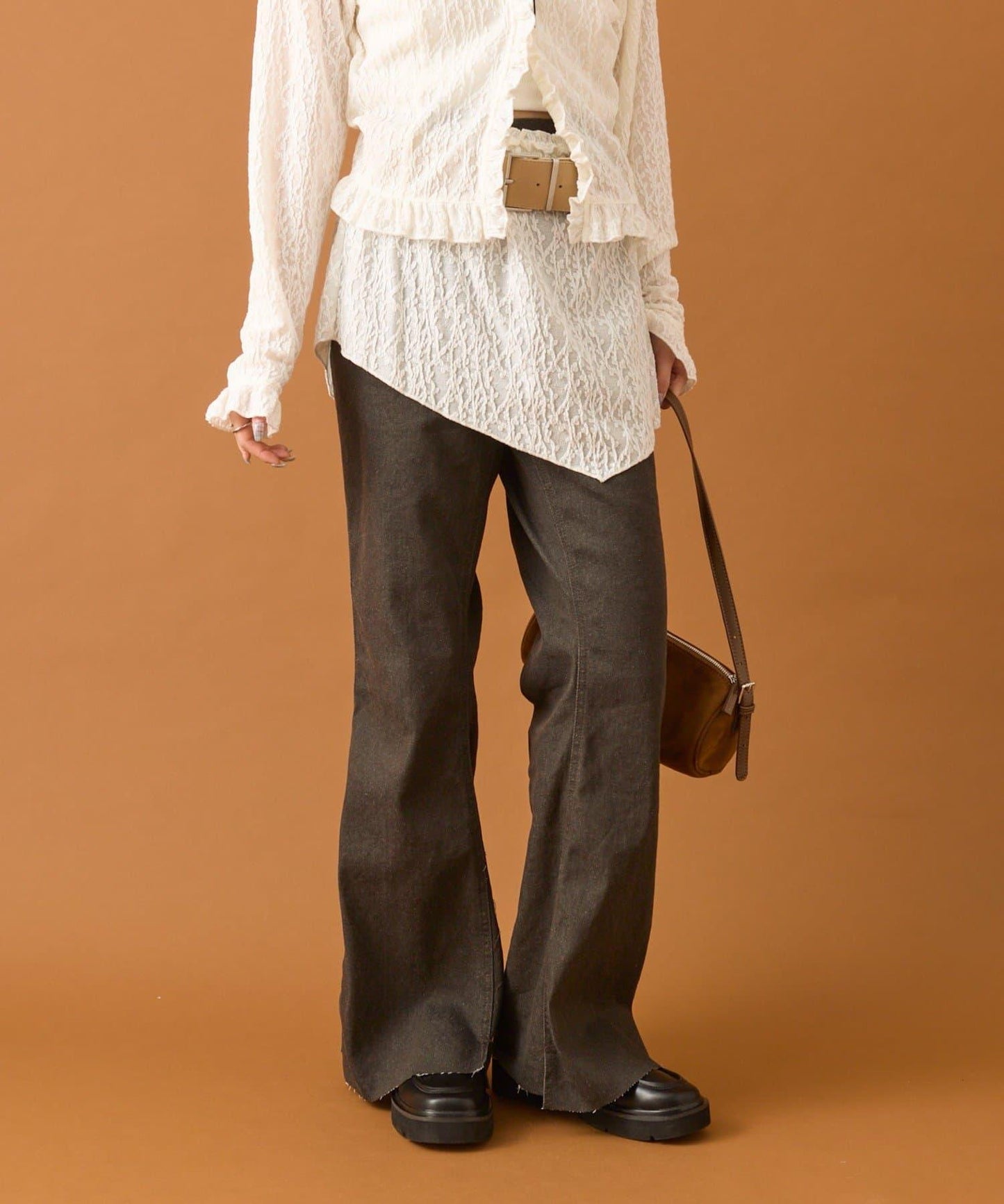 開叉喇叭牛仔褲