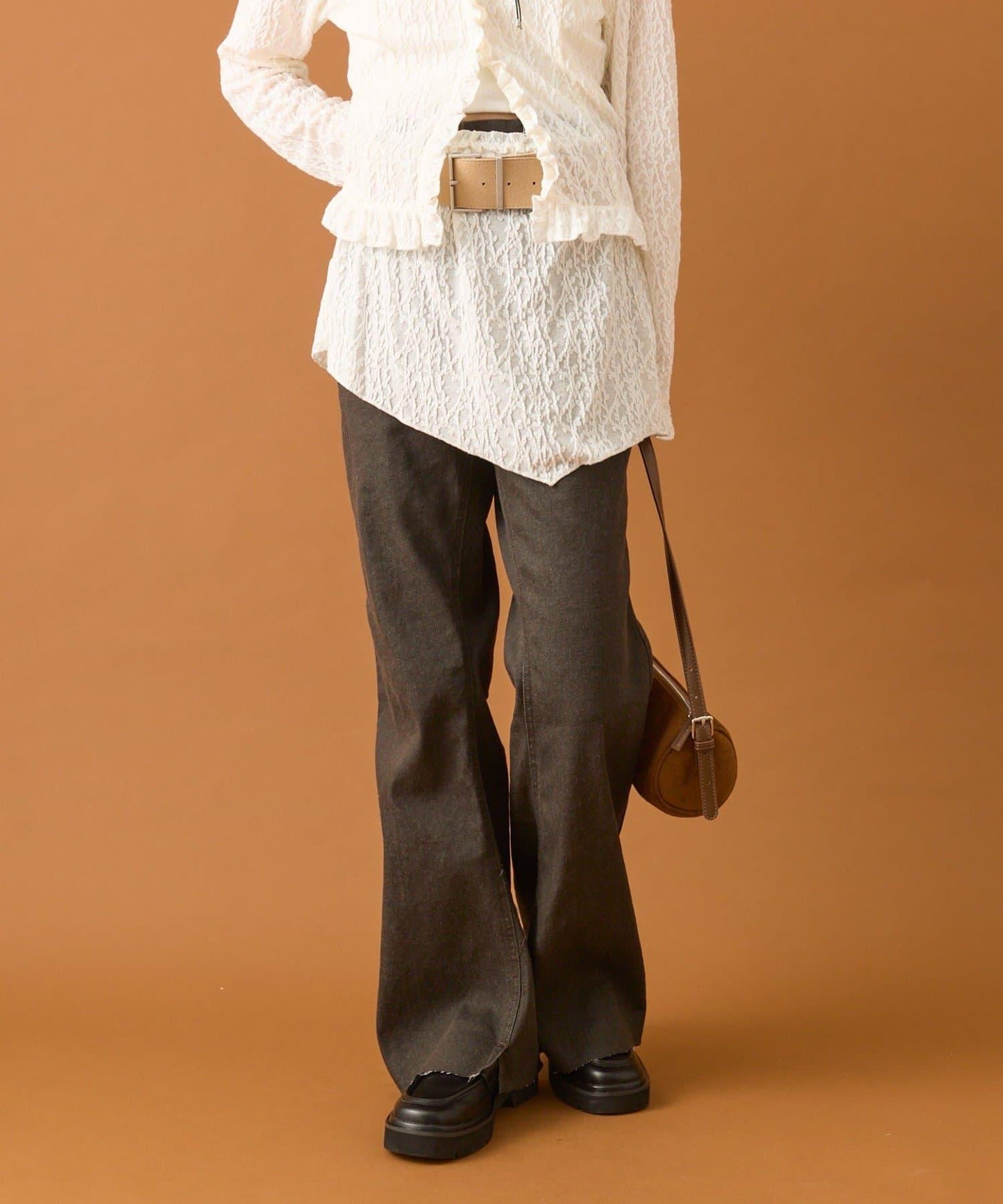 開叉喇叭牛仔褲