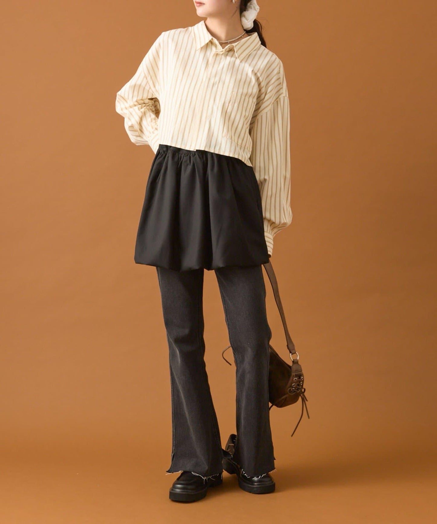 開叉喇叭牛仔褲