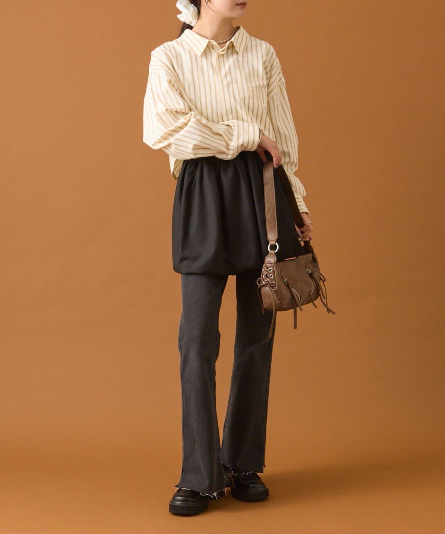 開叉喇叭牛仔褲