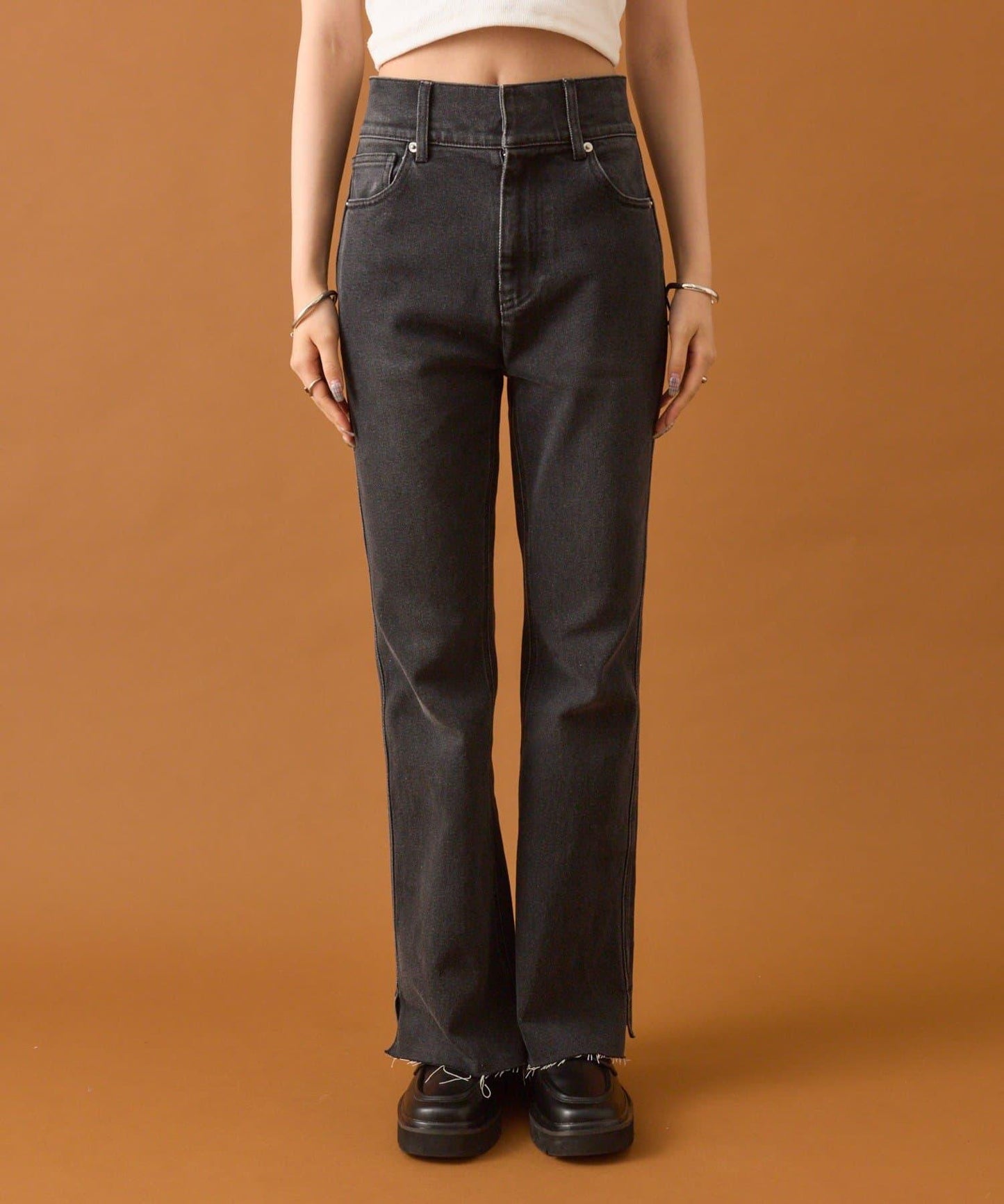 開叉喇叭牛仔褲