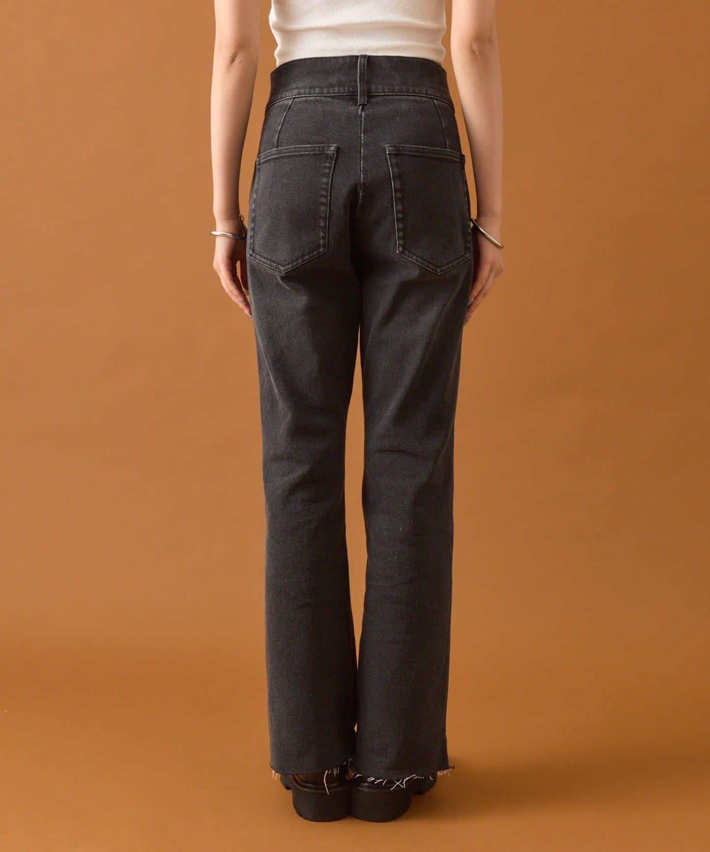 開叉喇叭牛仔褲