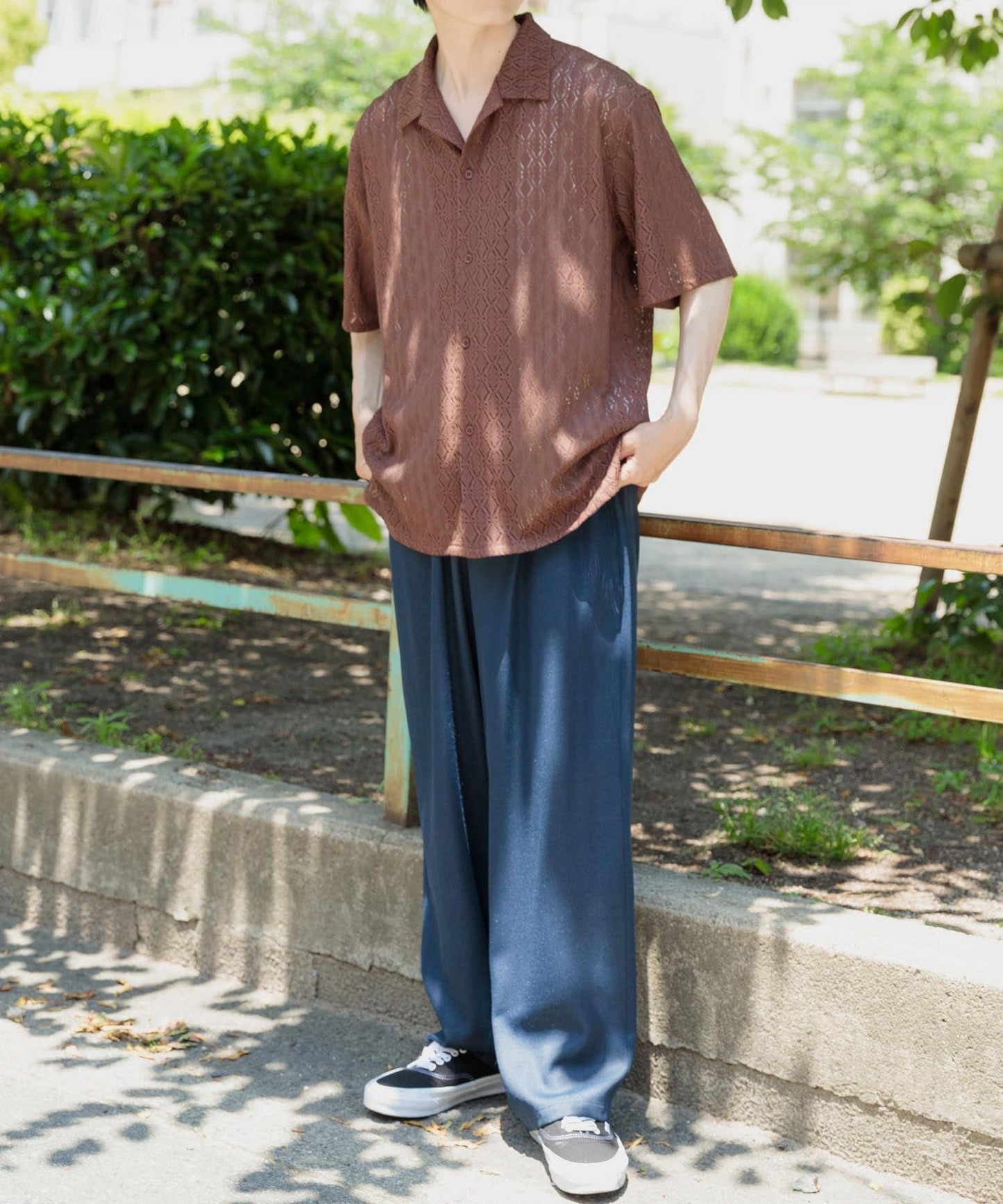 幾何蕾絲開領短袖襯衫