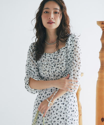 單色小花印花鬆緊袖襯衫