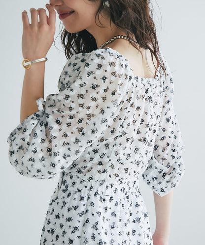 單色小花印花鬆緊袖襯衫