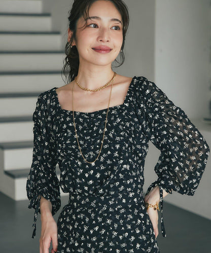 單色小花印花鬆緊袖襯衫